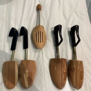 Men’s Cedar Shoe Trees with Plastic Handle - set of (2) plus extra